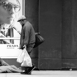 homeless man -> Photo by Max Böhme on Unsplash door Max Böhme (bron: Unsplash)