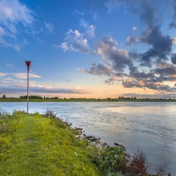 Uitzicht op de Rijn vanaf een krib door Rudmer Zwerver (bron: Shutterstock)