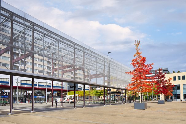 Het Koningsplein in Tilburg door TonyV3112 (bron: Shutterstock)