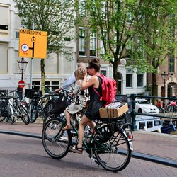 Kinderen op fiets, Amsterdam door Dutch_Photos (bron: shutterstock.com)
