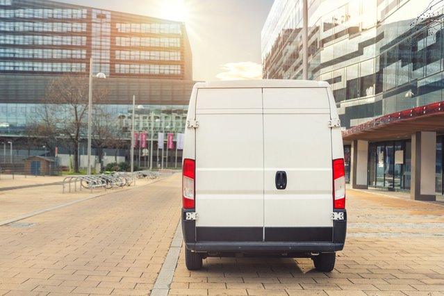 Bestelwagen in de stad door Gorloff-KV (bron: Shutterstock)