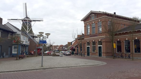Winsum Hoofdstraat - Groningen door Husky (bron: commons.wikimedia.org)