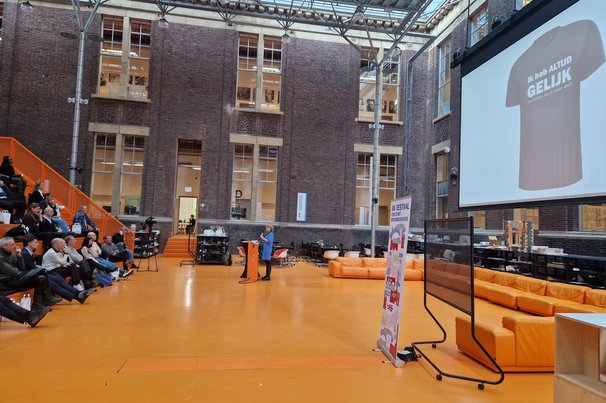 Bouwen in de Buurt presentatie door Saskia Voest (bron: Gemeente Almere)