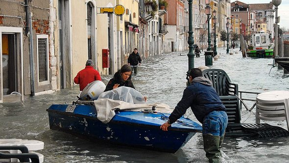 Uitsnede acqua alta, overstroming Venetië door Blauwdruk (bron: Blauwdruk)