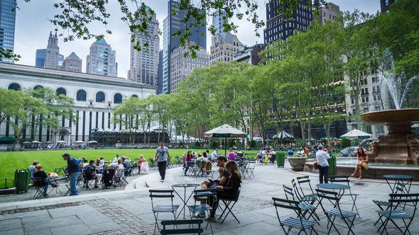 "Bryant Park Spring" (CC BY-SA 2.0) by john.gillespie door John Gillespie (bron: Flickr)