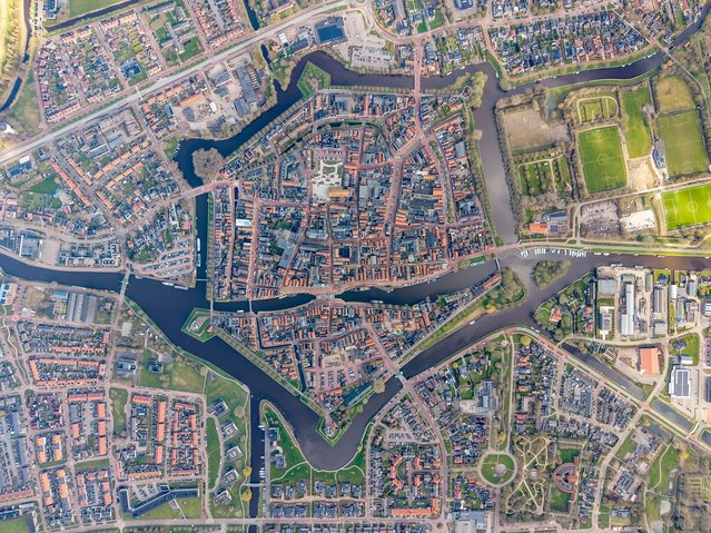 Luchtfoto Dokkum door Thomas Roell (bron: Shutterstock)