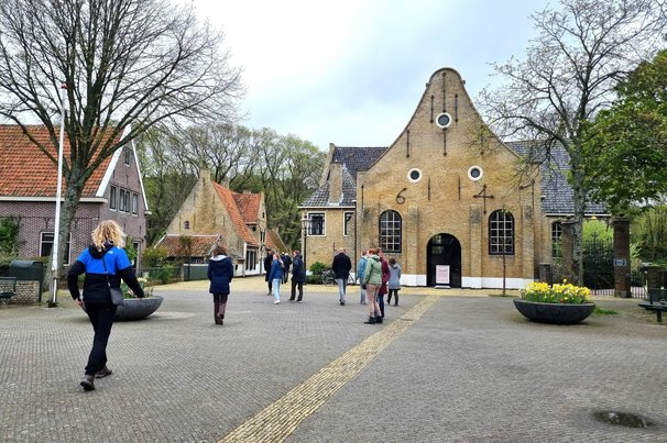 Kerkplein door PeetersenDaan (bron: PeetersenDaan)