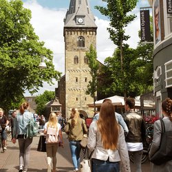 2018 - Winkelen op de Oude Markt door Enschede Promotie (bron: Flickr)