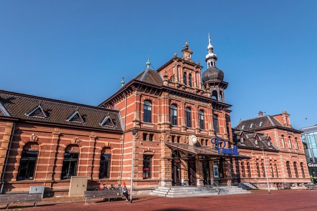 Het voormalige stationsgebouw van Delft door ColorMaker (bron: Shutterstock)