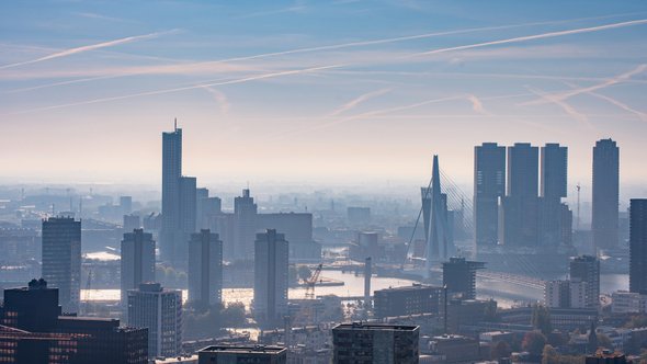 Skyline van Rotterdam door Ceremco van Goch (bron: Shutterstock)