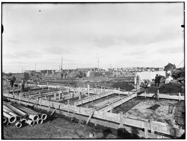 Asterdorp in aanbouw door Stadsarchief Amsterdam (bron: Stadsarchief Amsterdam)