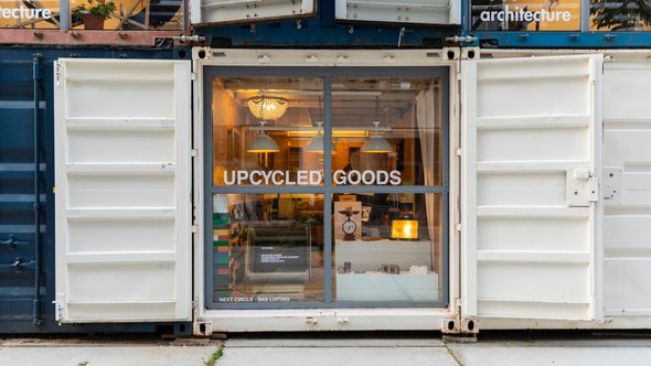 Een winkel in een vrachtcontainer. door Lea Rae (bron: Shutterstock)