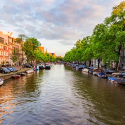 Grachten van Amsterdam door Yakov Oskanov (bron: Shutterstock)
