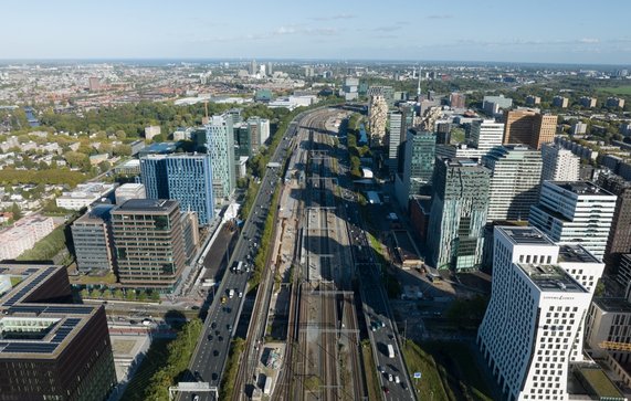 Zuid Zuidas, Amsterdam door Make more Aerials (bron: shutterstock)