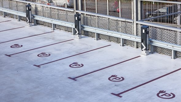 Laadpalen voor elektrische auto's door Ton Hazewinkel (bron: shutterstock)