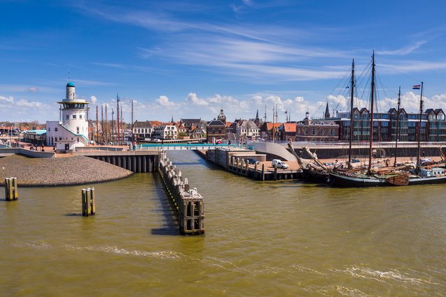 Harbor of harlingen. The departure point for the dutch wadden islands door Rudmer Zwerver (bron: Shutterstock)