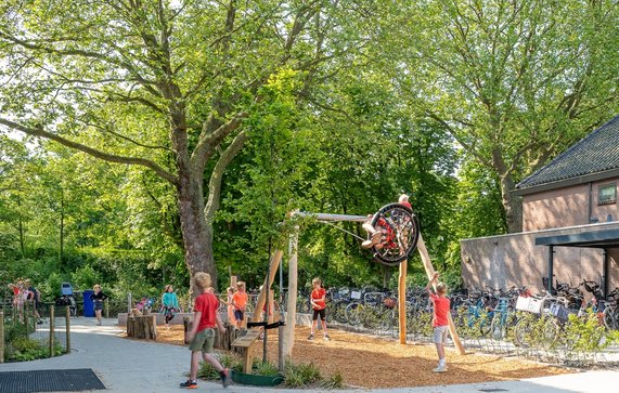 Speeltuin in Woerden door Mike van Schoonderwalt (bron: Shutterstock)