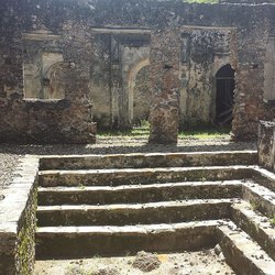 Songo Mnara -> Plouf250 Ruins of Songo Mnara, inside the main building Tanzania 28 February 2016