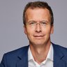 Hein Schouwenaars door - (bron: linkedin.com)