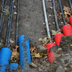 Elektriciteitskabels in de grond door m.jrn (bron: shutterstock)