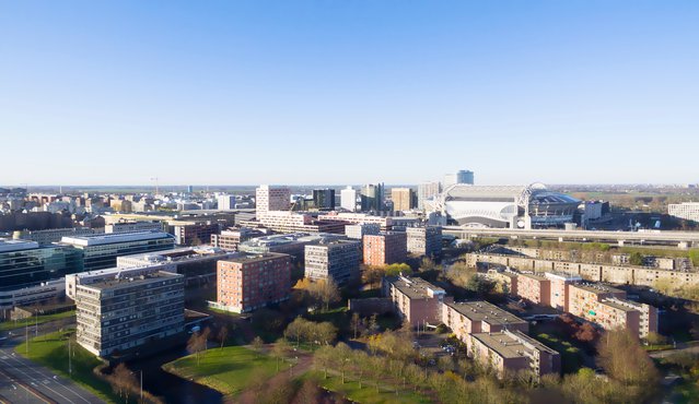 Amsterdam Zuid-Oost, Aerial view door Claire Slingerland (bron: Shutterstock)