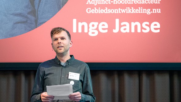 Inge Janse voordracht Column SKG Jaarcongres 2022 door Sander van Wettum (bron: gebiedsontwikkeling.nu)