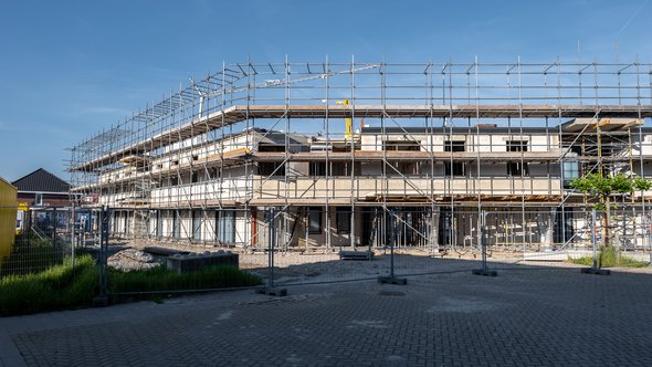 Aanbouw nieuwe wijk door Fokke Baarssen (bron: Shutterstock)