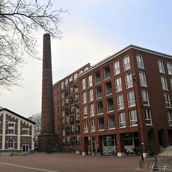 INDUSTRIE EN WONEN_"’Brouwerij De Drie Hoefijzers’ Breda" (CC BY 2.0) by FaceMePLS