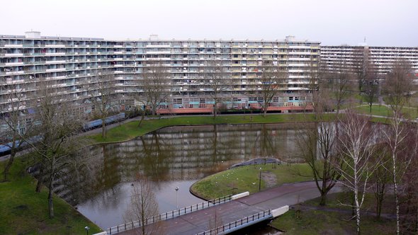 bijlmer amsterdam door Hilton1949 (bron: English Wikipedia)