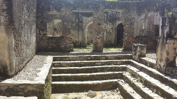 Songo Mnara -> Plouf250 Ruins of Songo Mnara, inside the main building Tanzania 28 February 2016