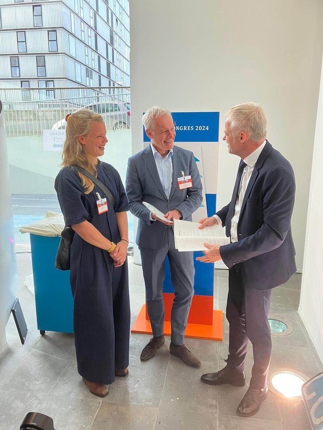 Aanbieding rapport Mare de Wit door Deltaprogramma (bron: Deltaprogramma)