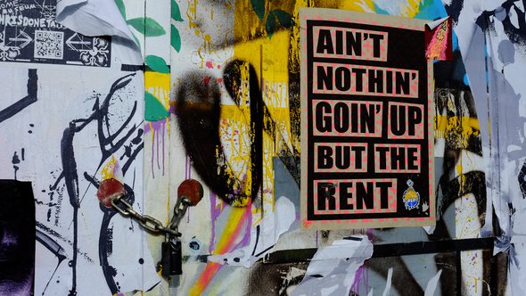 Protest poster over huurverhogingen in London door HipKat (bron: shutterstock)