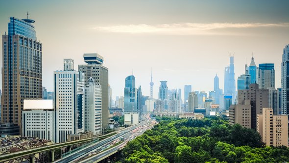 Skyline van Shanghai, China. door chuyuss (bron: Shutterstock)