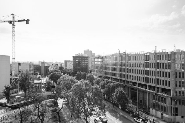 Place Yersin, Ilot Bedier Paris 13 Rive Gauche, à proximité du périphérique et du quartier chinois, vers Ivry-sur-Seine, sortie Porte d'Ivry, avenue Claude Régaud, rue Maryse Bastié, en construction door HD Photographer (bron: Shutterstock)