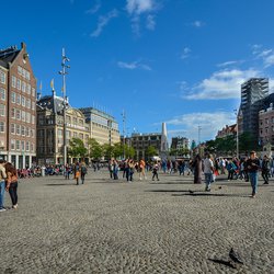 Amsterdam plein mensen - Pixabay, 2020