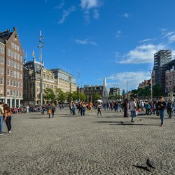 Amsterdam plein mensen - Pixabay, 2020 door user32212 (bron: Pixabay)