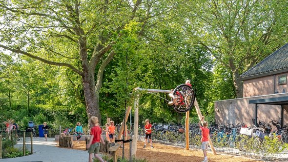 Speeltuin in Woerden door Mike van Schoonderwalt (bron: Shutterstock)