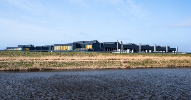 Microsoft datacenter AMS13 en AMS14 door Dylan Winter (bron: Shutterstock)
