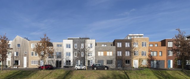 Aanzicht moderne huizen in Vathorst, Amesfoort door Wolf-photography (bron: Shutterstock)