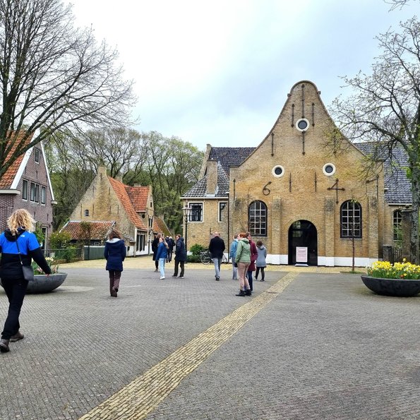 Kerkplein door PeetersenDaan (bron: PeetersenDaan)
