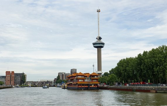 Euromast, Rotterdam door Westlight (bron: Shutterstock)