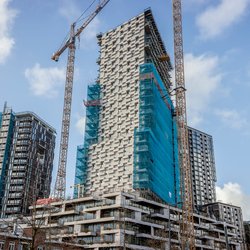 Hijskranen bij nieuwe gebouwen, Utrecht door Maarten Zeehandelaar (bron: Shutterstock.com)