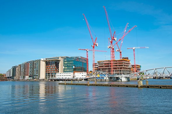 Nieuwbouw in de Amsterdamse haven door Steve Photography (bron: Shutterstock)