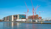 Nieuwbouw in de Amsterdamse haven door Steve Photography (bron: Shutterstock)