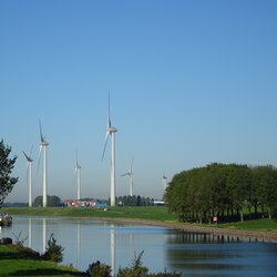 Windmolen in landschap -> Windmolens 27-9-18" (CC BY 2.0) by Bas van Oorschot door Bas van Oorschot (bron: Flickr)