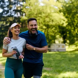 Trainen in een park door Drazen Zigic (bron: shutterstock)
