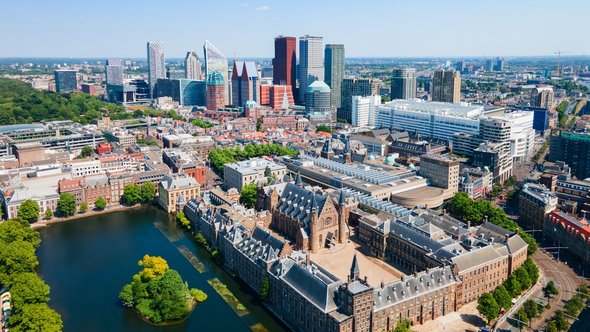 Ridderzaal Binnenhof en Hofvijver door saiko3p (bron: Shutterstock)