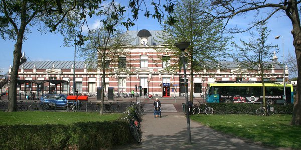Treinstation Hoorn door Joop Hoek (bron: Shutterstock)