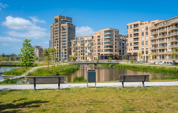 Holland Park Diemen door Milos Ruzicka (bron: shutterstock)