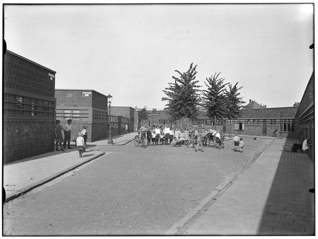 Kinderen in Asterdorp door Stadsarchief Amsterdam (bron: Stadsarchief Amsterdam)